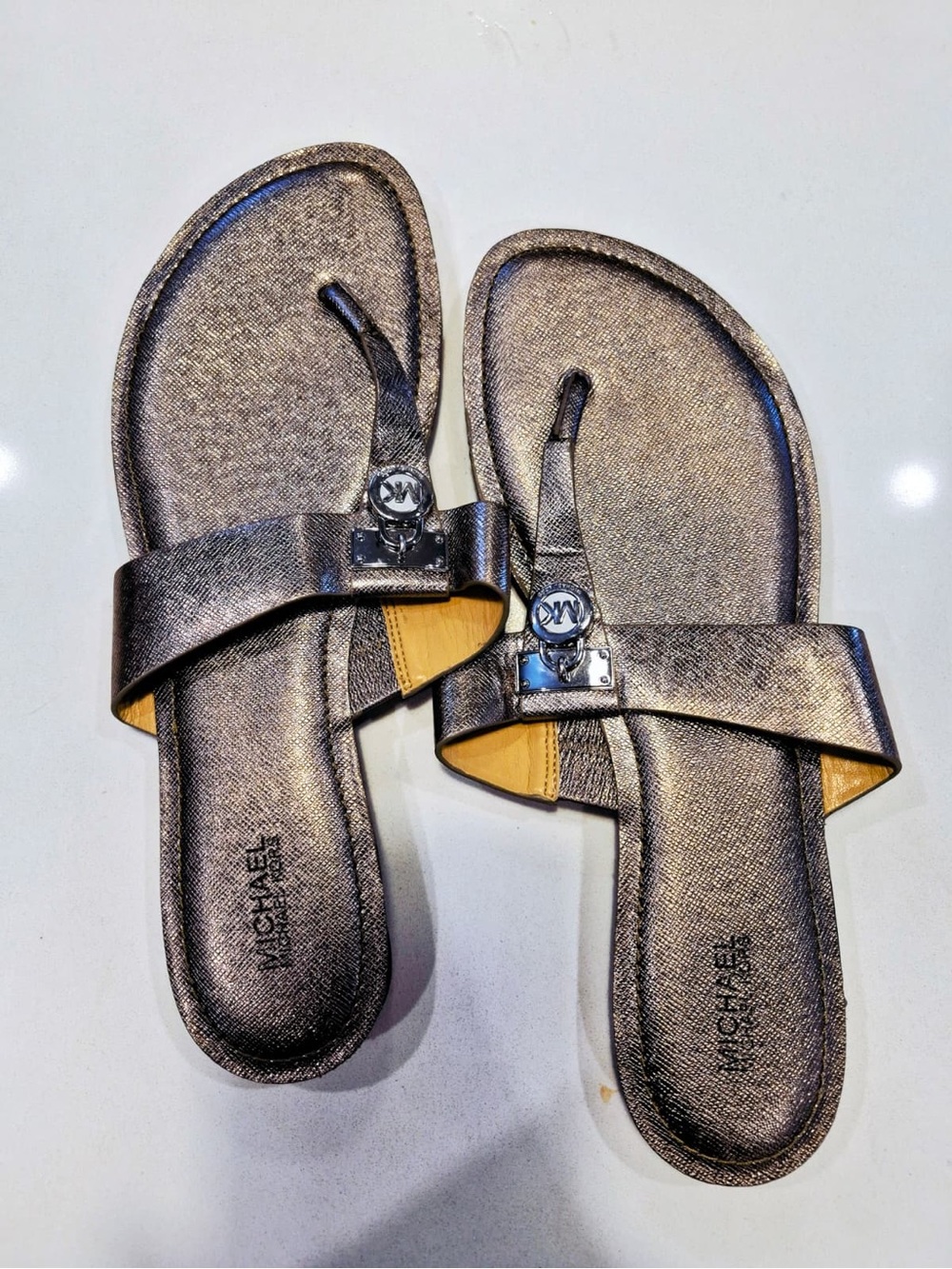 Michael Kors Metallic Black Leather Thong Sandals size 10